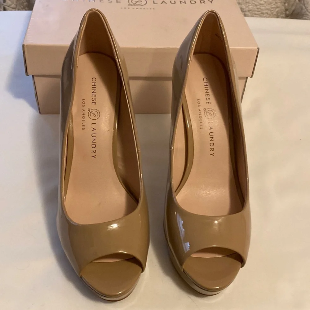 Nude Peep Toe Pumps Sz 8 by Chinese Laundry New in Box - Picture 3 of 11
